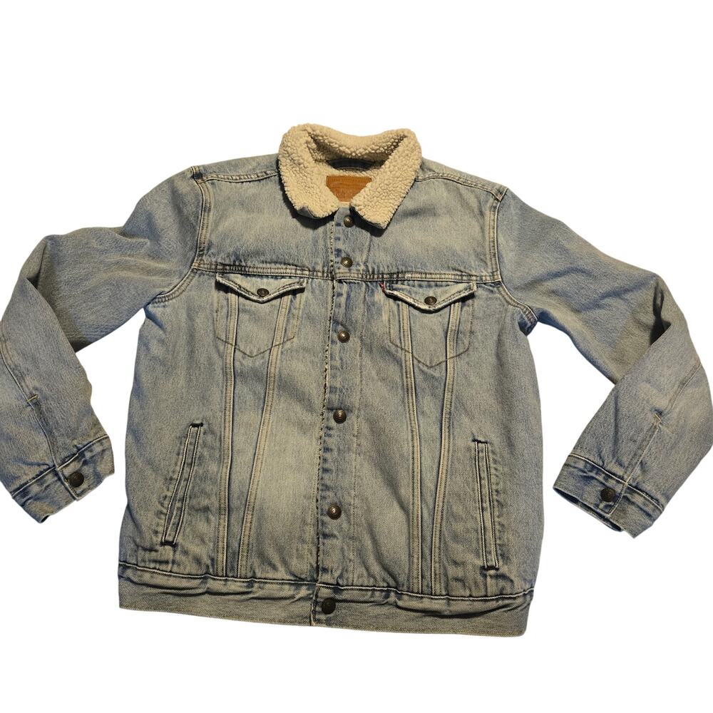 light-wash Levi's Type III Sherpa Trucker Jacket Men's Large